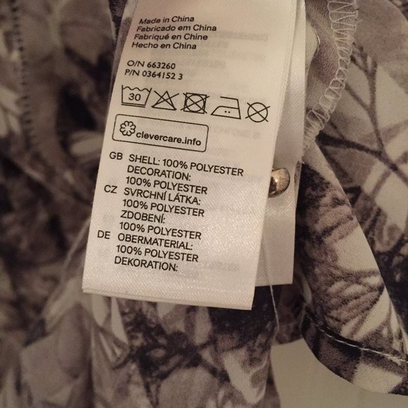H&M Floral Black and White 3/4 Sleeve Shirt - Picture 7 of 7
